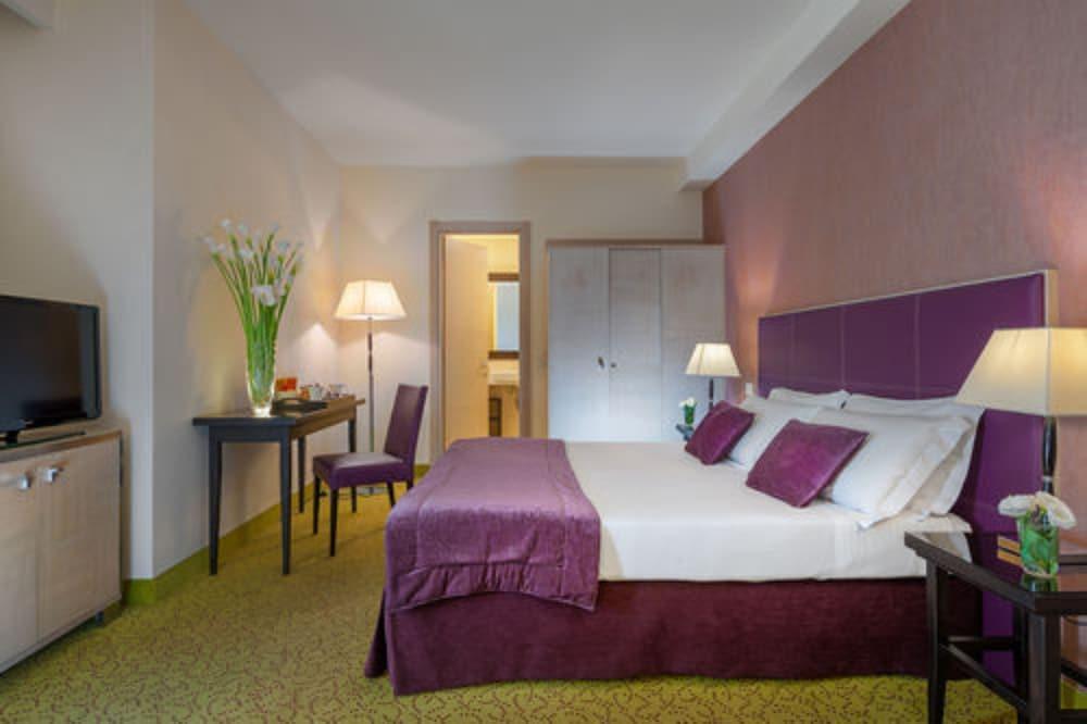 Hotel Nazionale Desenzano del Garda Esterno foto