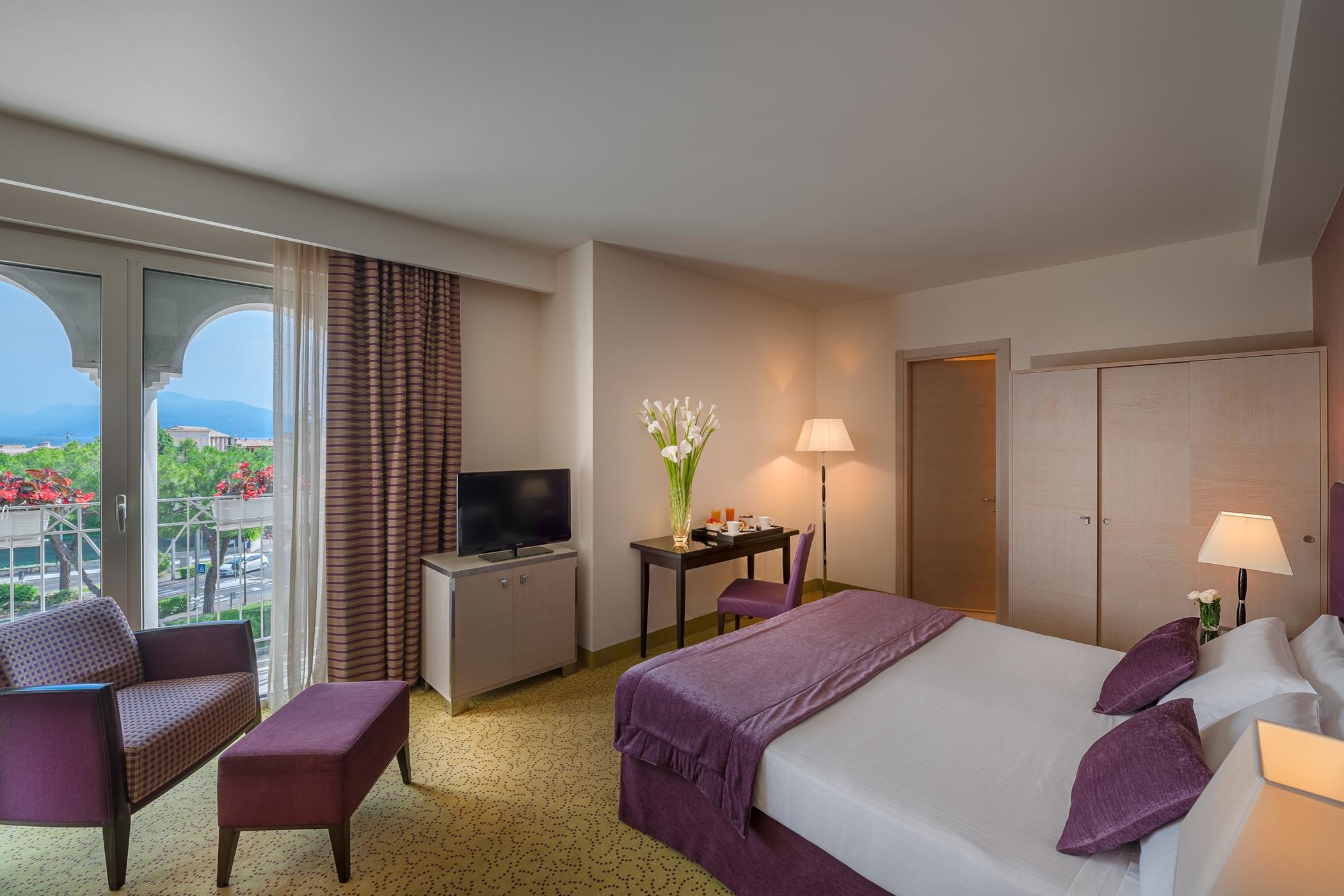 Hotel Nazionale Desenzano del Garda Esterno foto