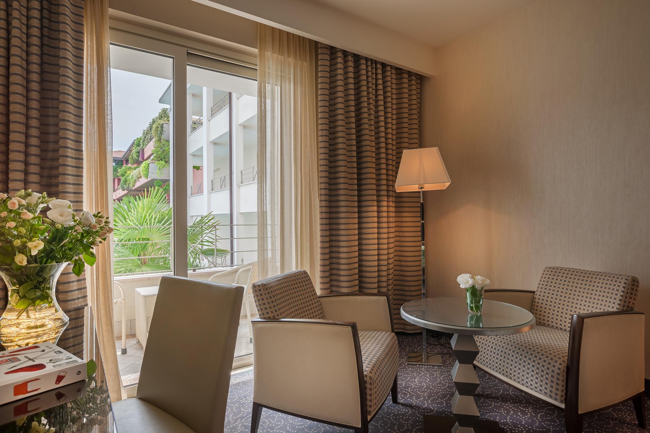 Hotel Nazionale Desenzano del Garda Esterno foto