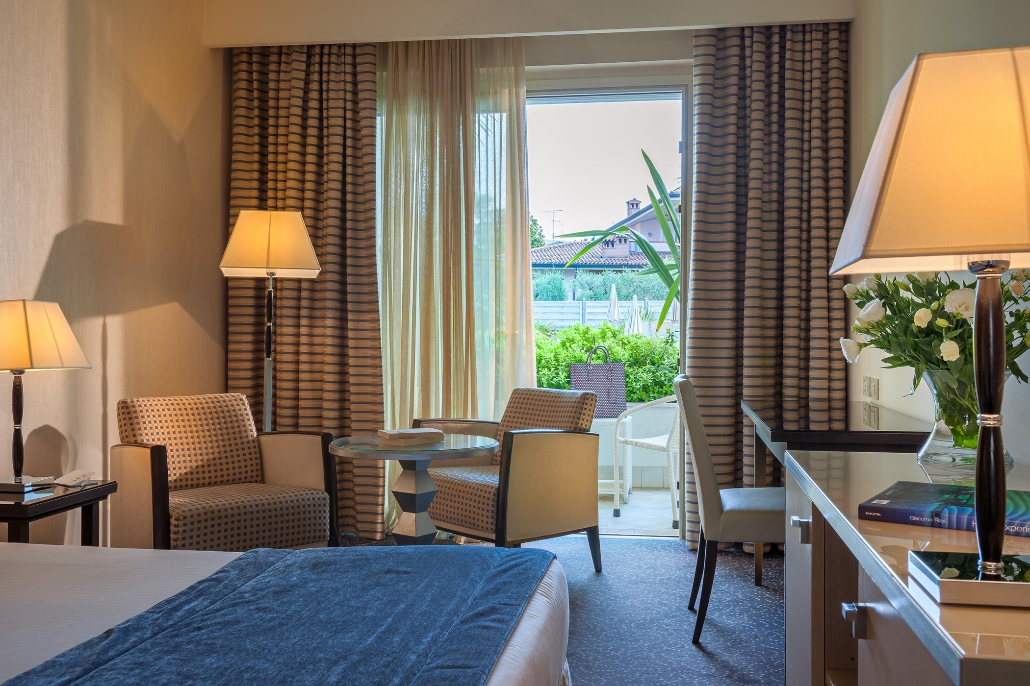 Hotel Nazionale Desenzano del Garda Esterno foto