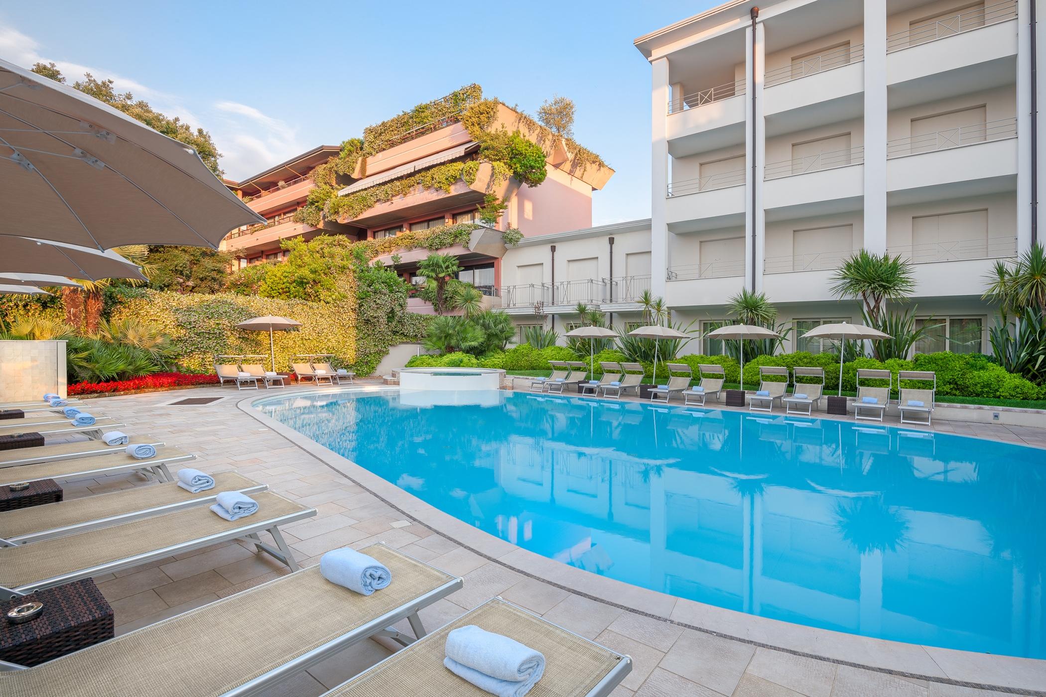 Hotel Nazionale Desenzano del Garda Esterno foto