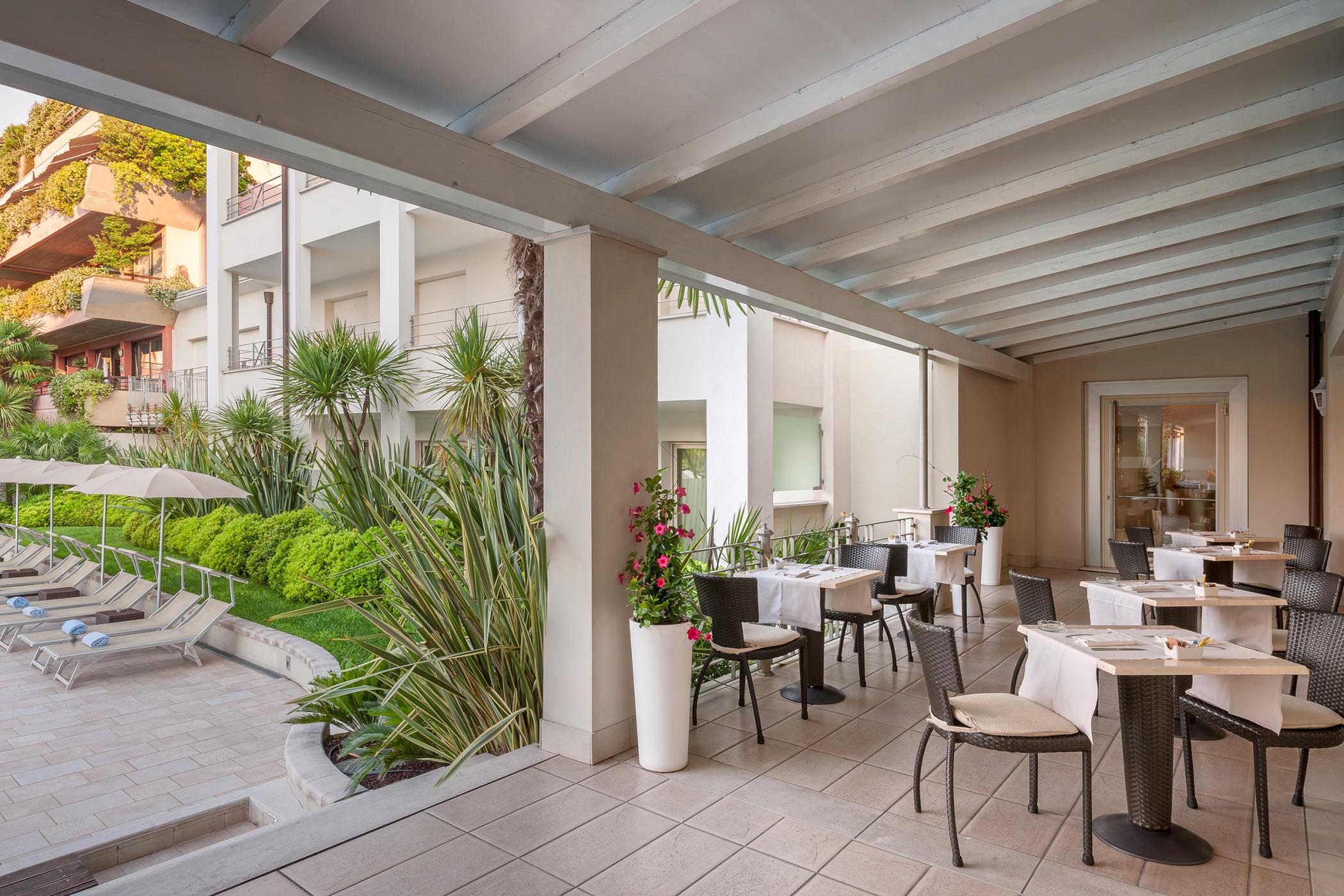 Hotel Nazionale Desenzano del Garda Esterno foto