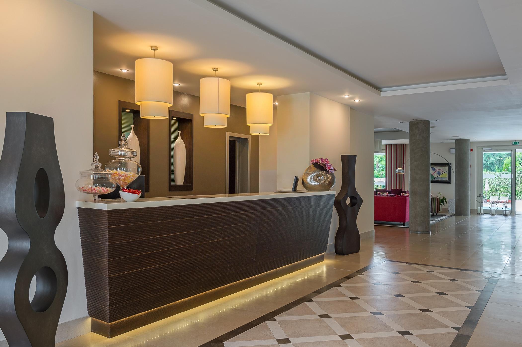 Hotel Nazionale Desenzano del Garda Esterno foto