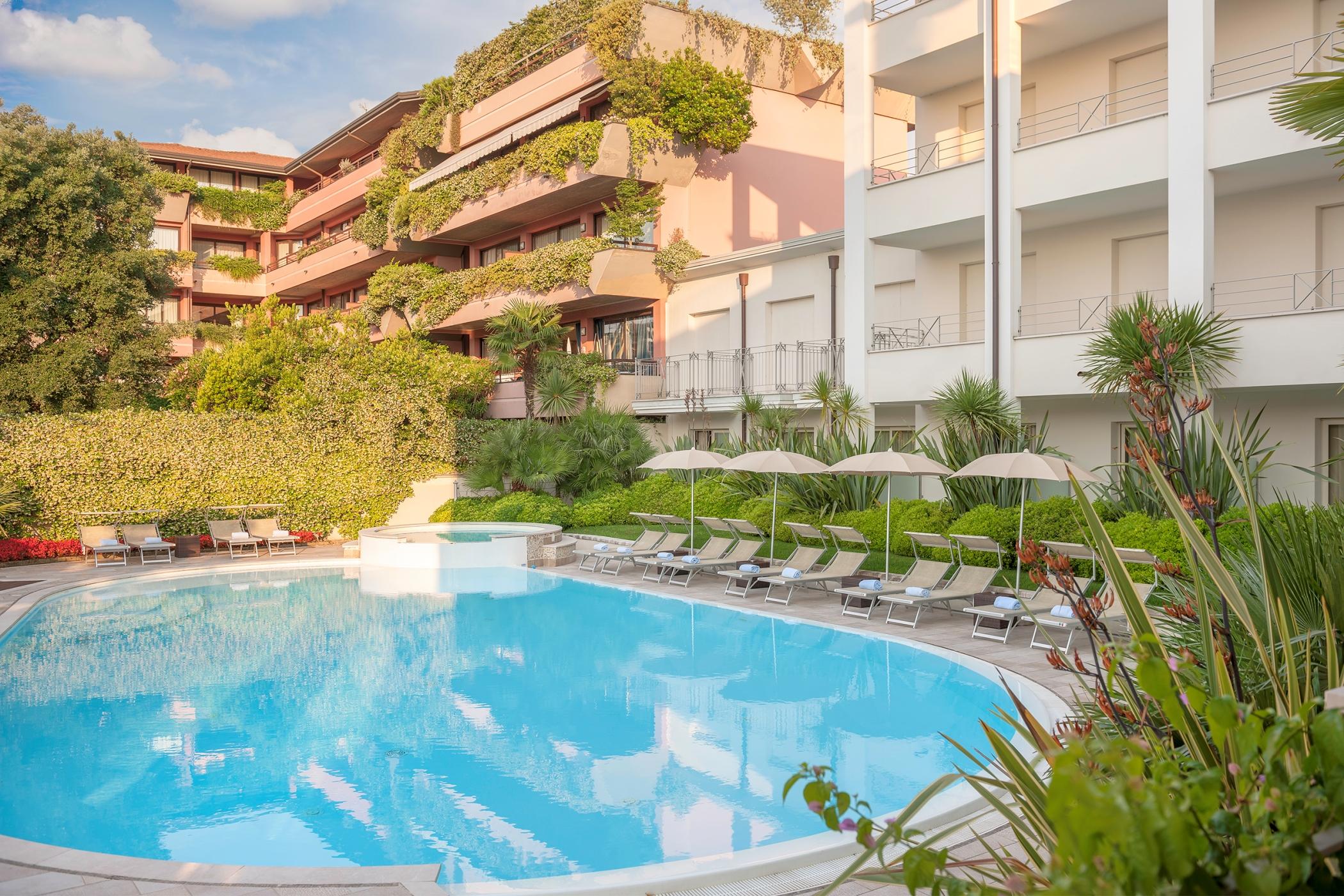 Hotel Nazionale Desenzano del Garda Esterno foto