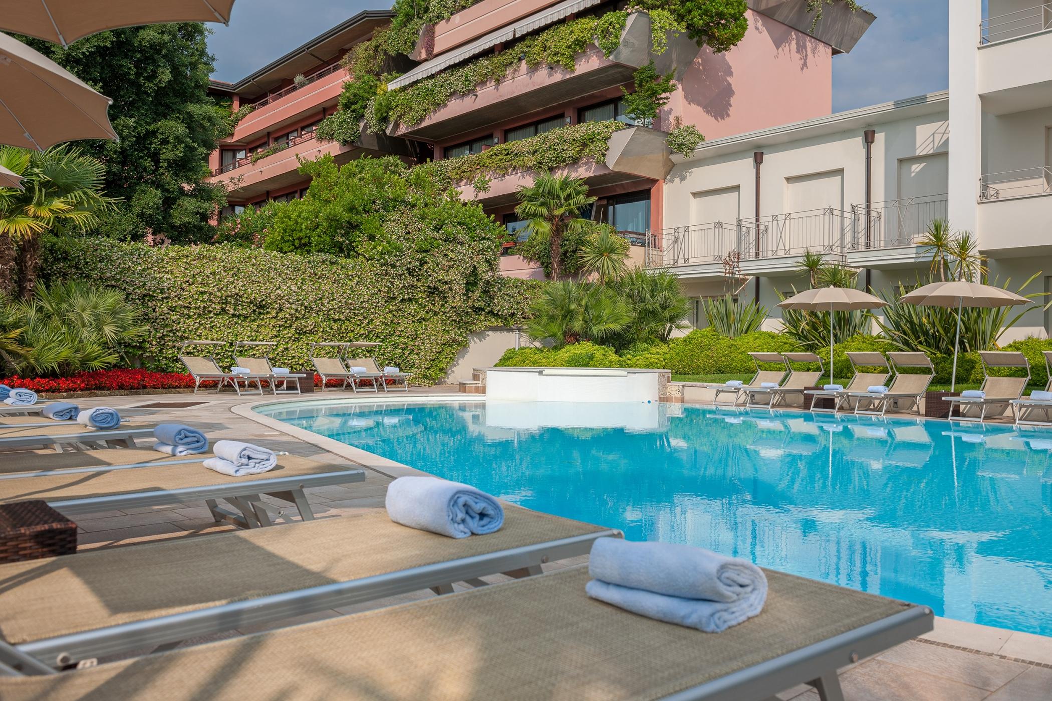 Hotel Nazionale Desenzano del Garda Esterno foto