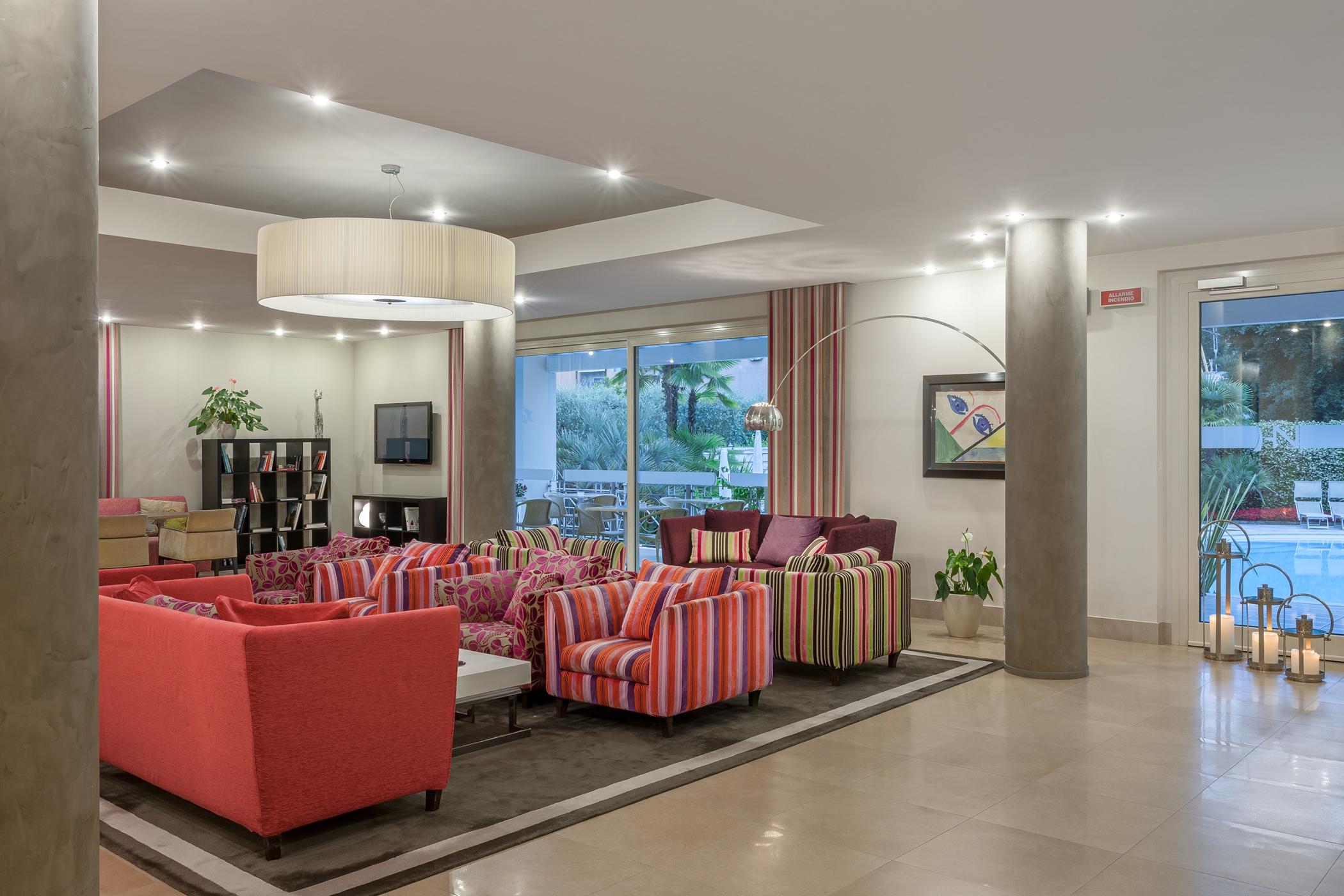 Hotel Nazionale Desenzano del Garda Esterno foto