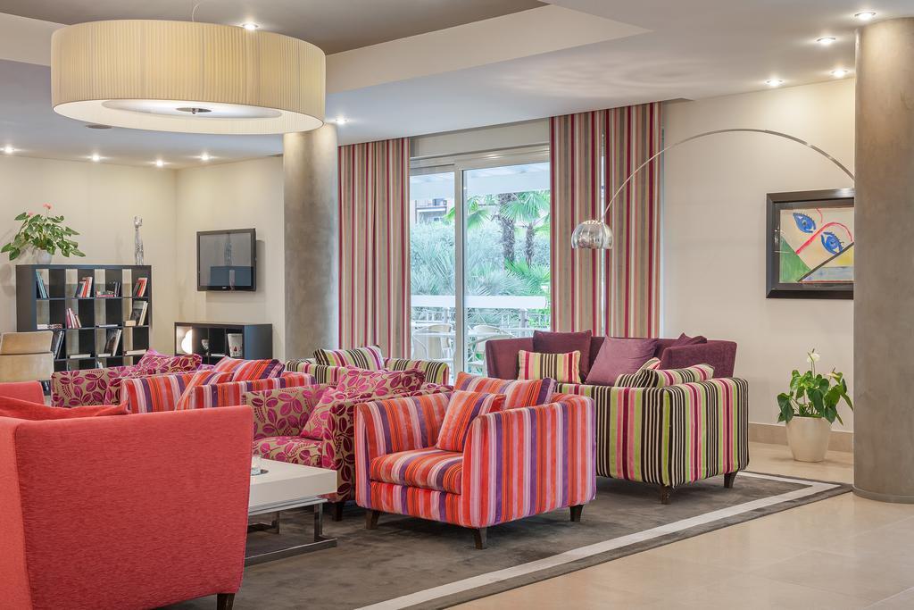 Hotel Nazionale Desenzano del Garda Esterno foto