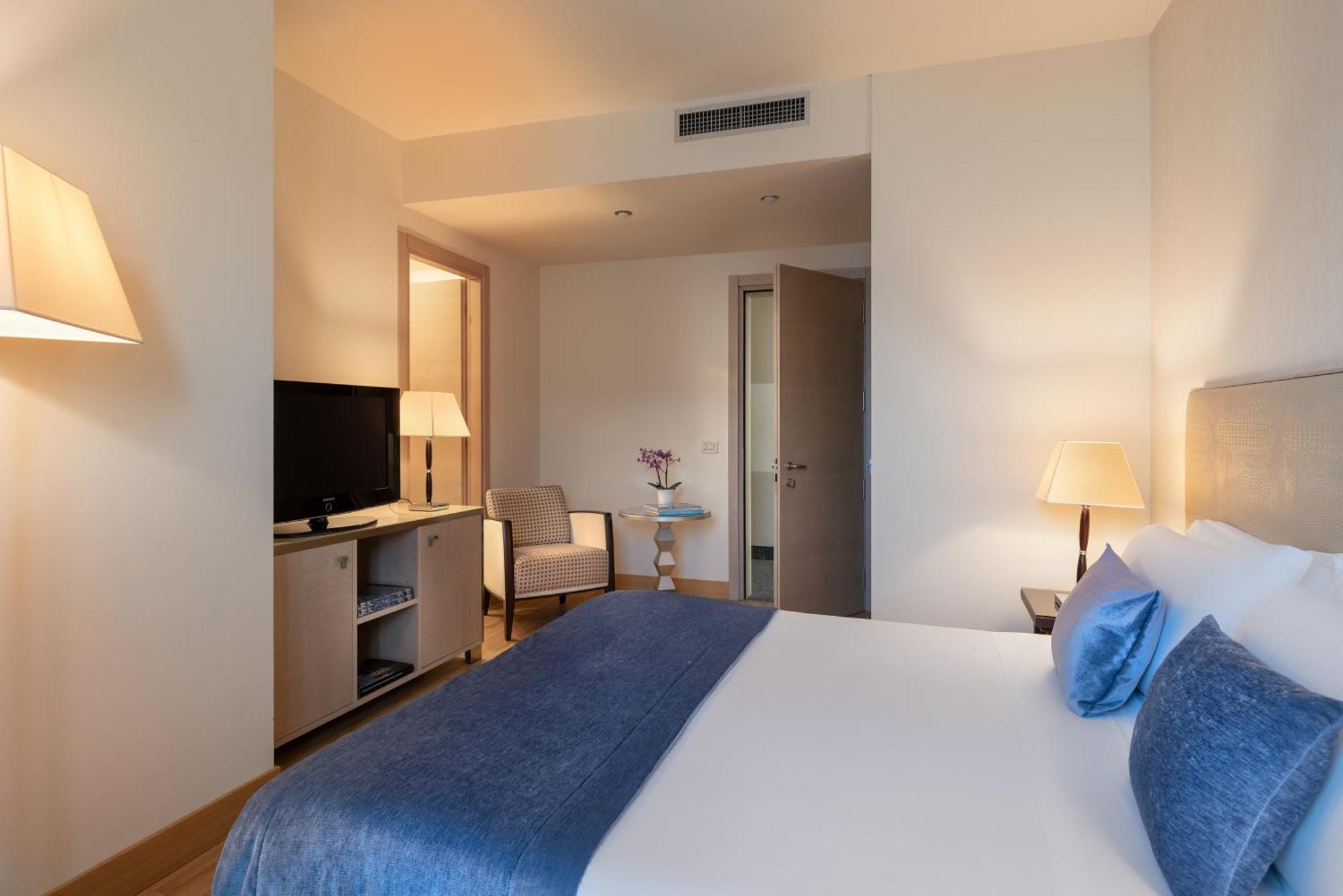 Hotel Nazionale Desenzano del Garda Esterno foto