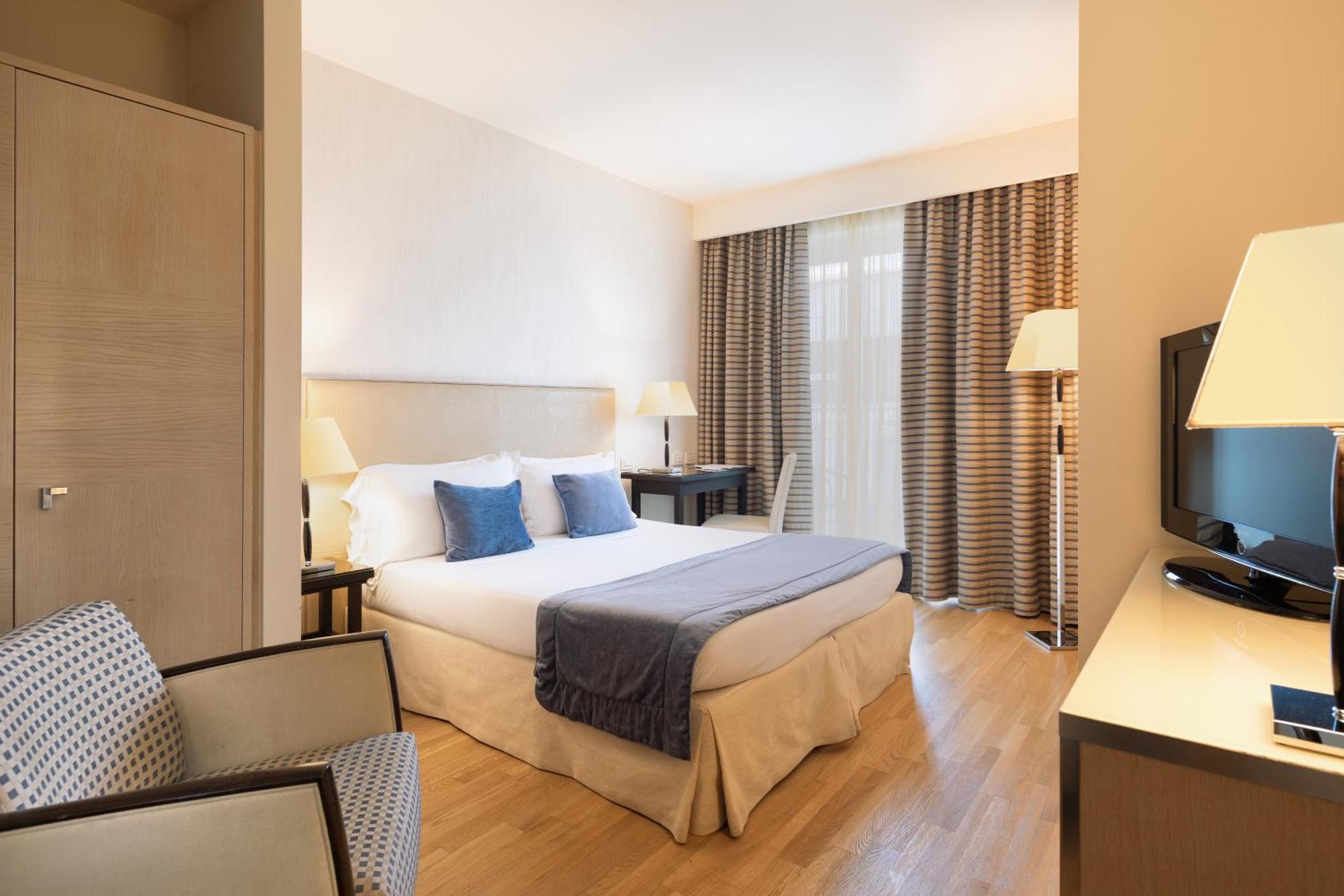 Hotel Nazionale Desenzano del Garda Esterno foto